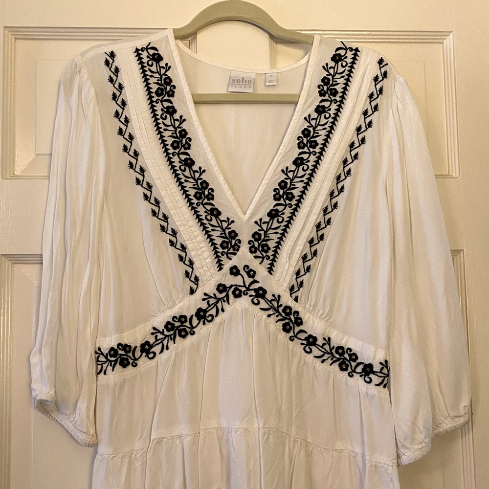 White v neck peplum boho top